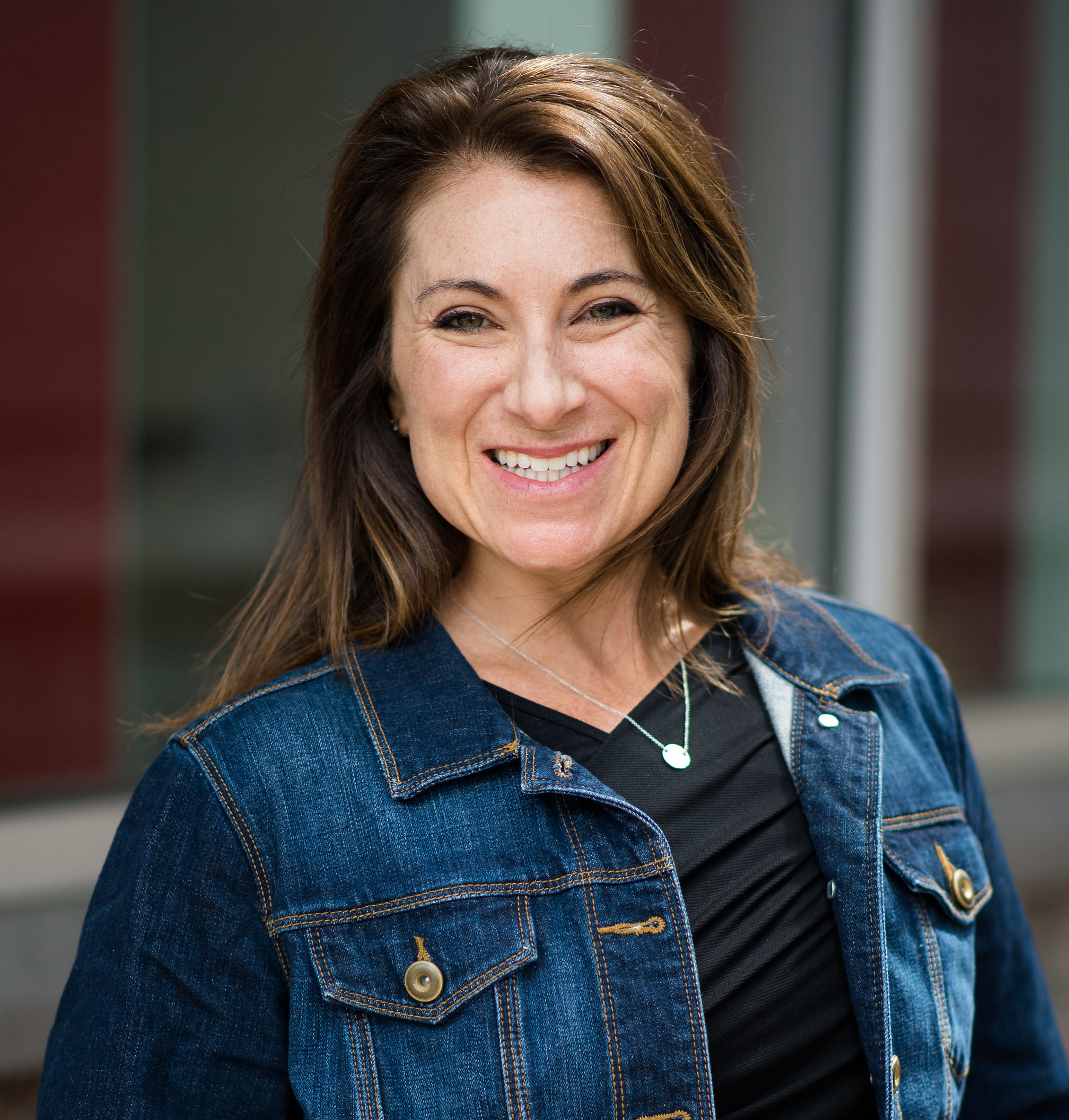 Leanne McGiveron Headshot