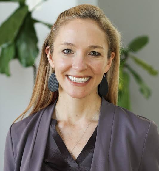 Leanne McGiveron Headshot